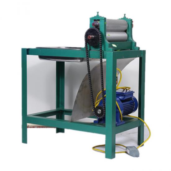 Beeswax foundation machine
